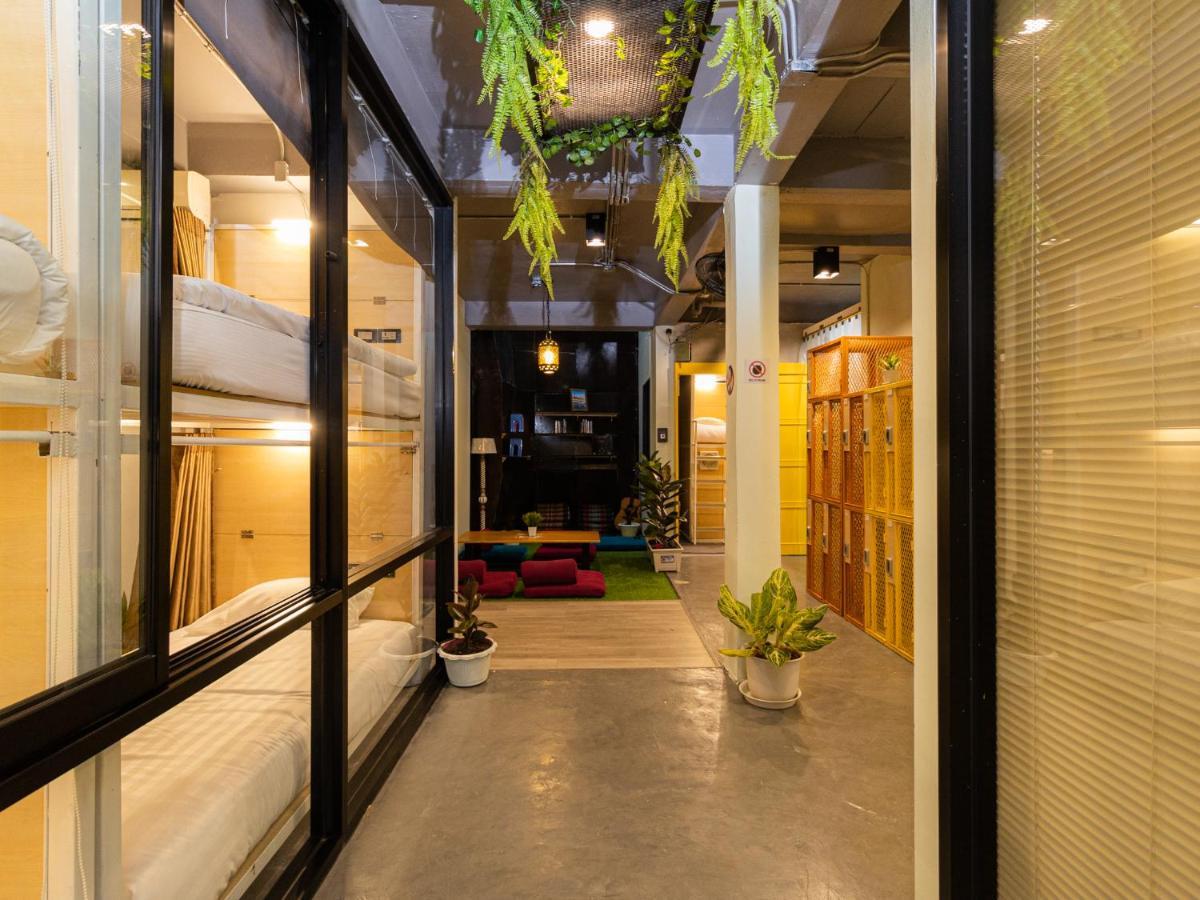 Khao San Social Capsule Hostel Бангкок Экстерьер фото
