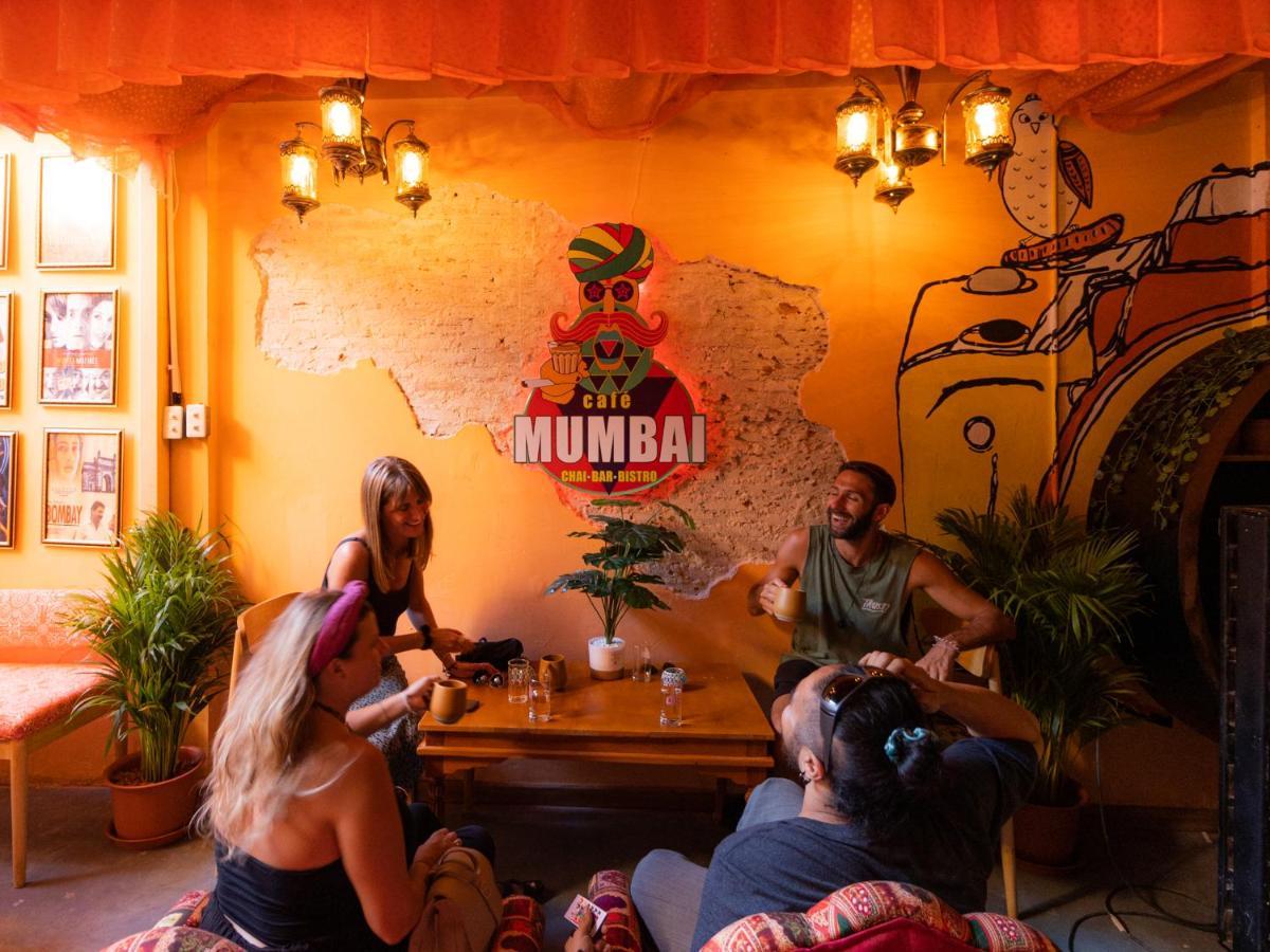 Khao San Social Capsule Hostel Бангкок Экстерьер фото