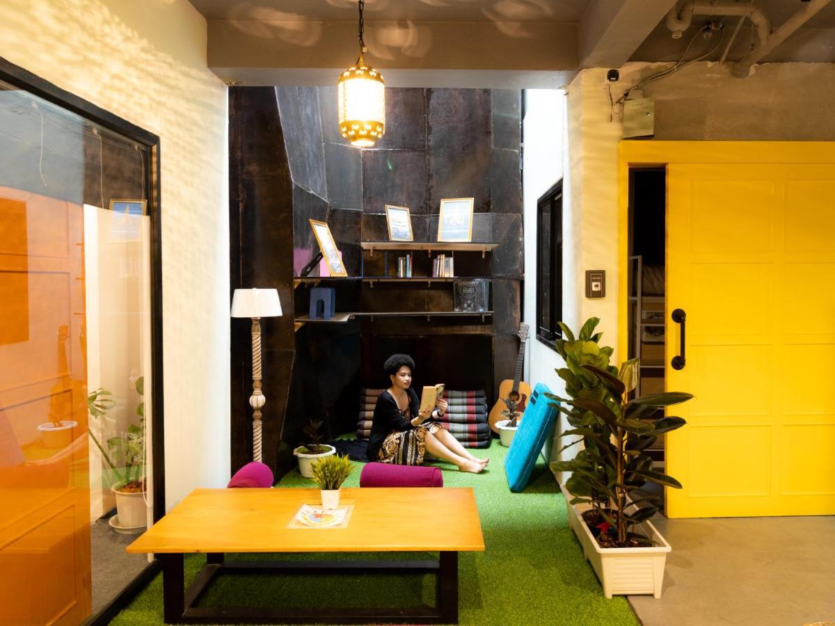 Khao San Social Capsule Hostel Бангкок Экстерьер фото