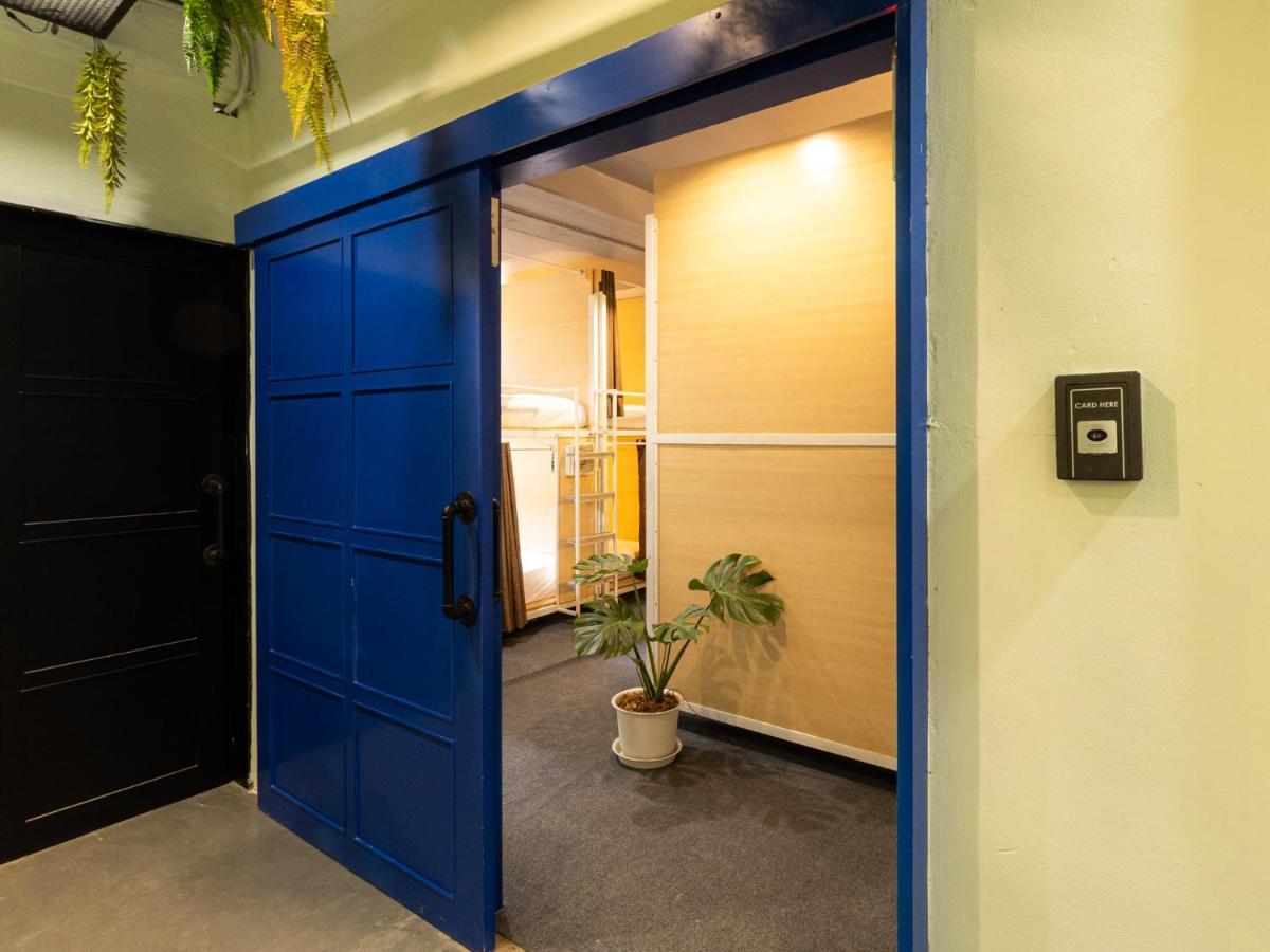 Khao San Social Capsule Hostel Бангкок Экстерьер фото