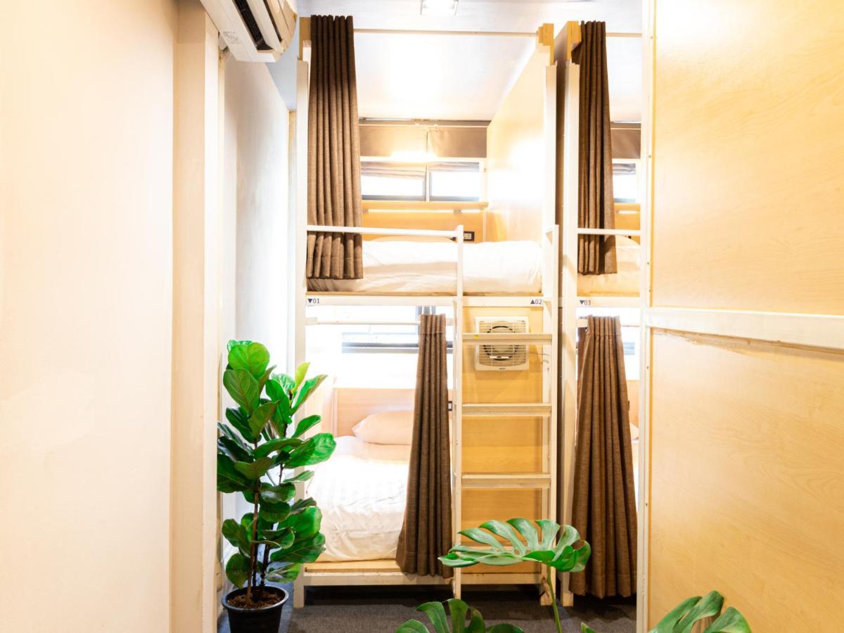 Khao San Social Capsule Hostel Бангкок Экстерьер фото